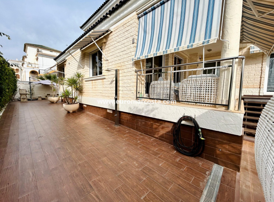 Venta - - CHALET - Torrevieja - La Mata
