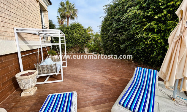 Venta - - CHALET - Torrevieja - La Mata