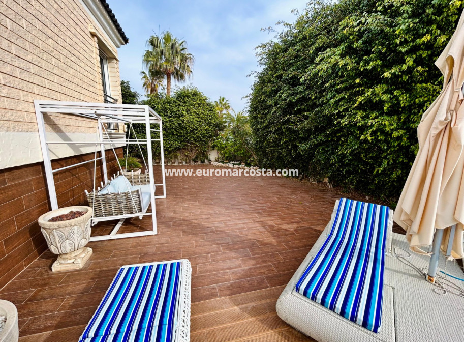 Venta - - CHALET - Torrevieja - La Mata