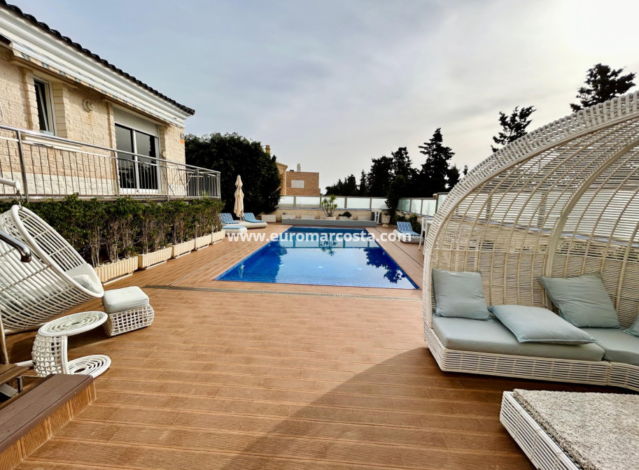 Venta - - CHALET - Torrevieja - La Mata