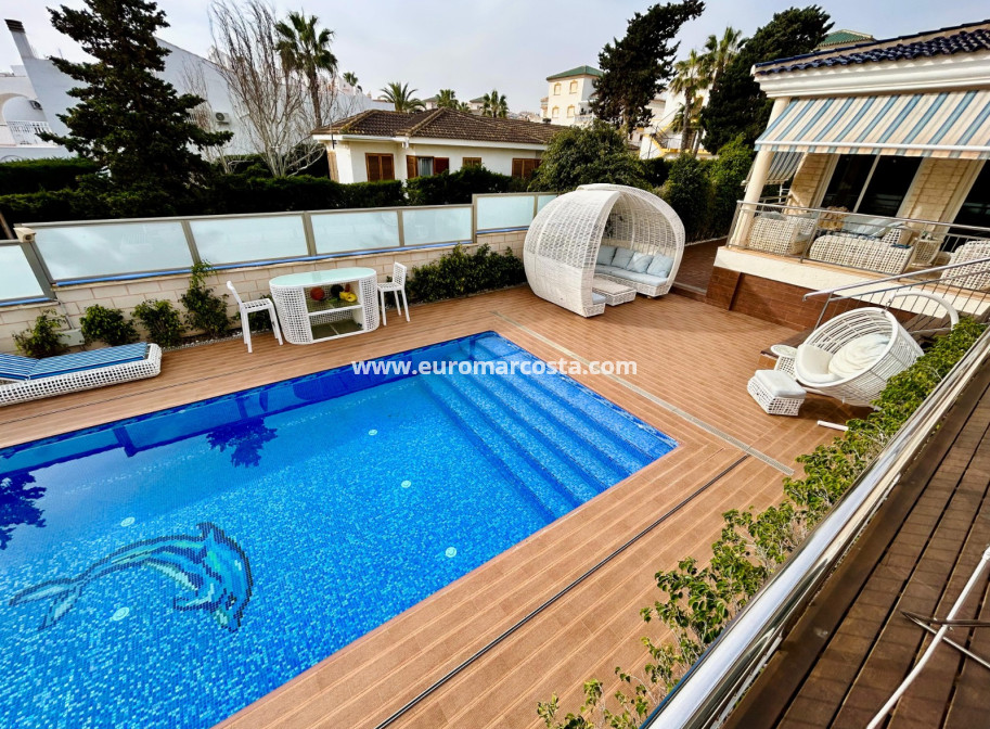 Venta - - CHALET - Torrevieja - La Mata