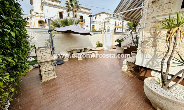 Venta - - CHALET - Torrevieja - La Mata