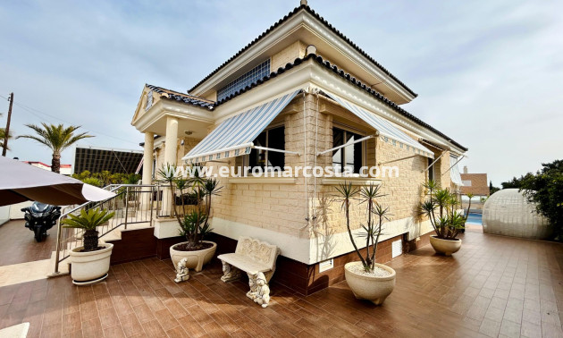 Venta - - CHALET - Torrevieja - La Mata