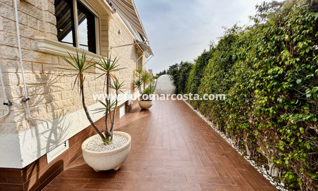 Venta - - CHALET - Torrevieja - La Mata
