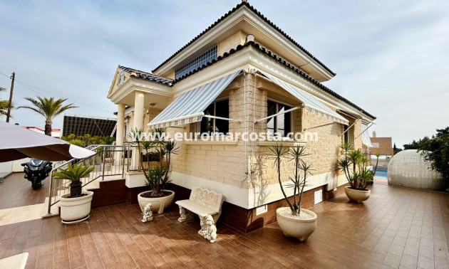 Venta - - CHALET - Torrevieja - La Mata