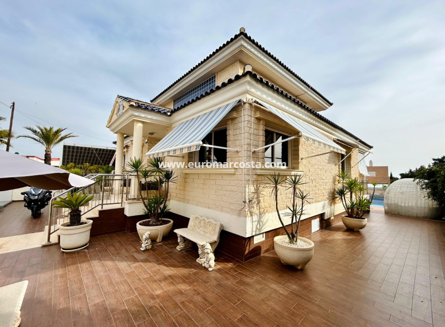 Venta - - CHALET - Torrevieja - La Mata