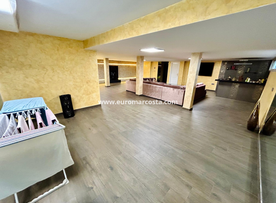 Venta - - CHALET - Torrevieja - La Mata