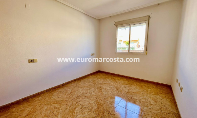 Venta - - APARTMENT - Torrevieja Centro - Torrevieja