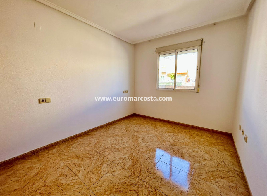 Venta - - APARTMENT - Torrevieja Centro - Torrevieja