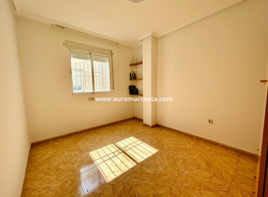 Venta - - APARTMENT - Torrevieja Centro - Torrevieja