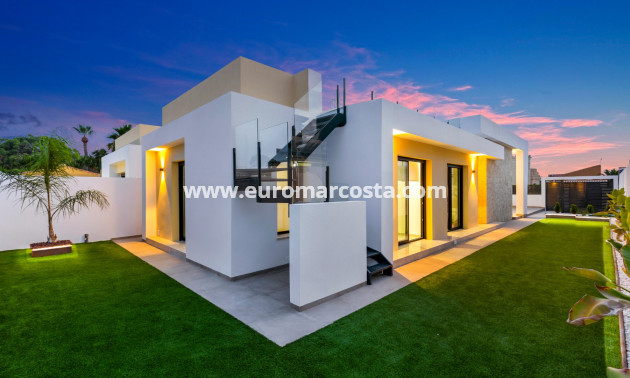 Sale - Villa - Torrevieja - TORREVIEJA