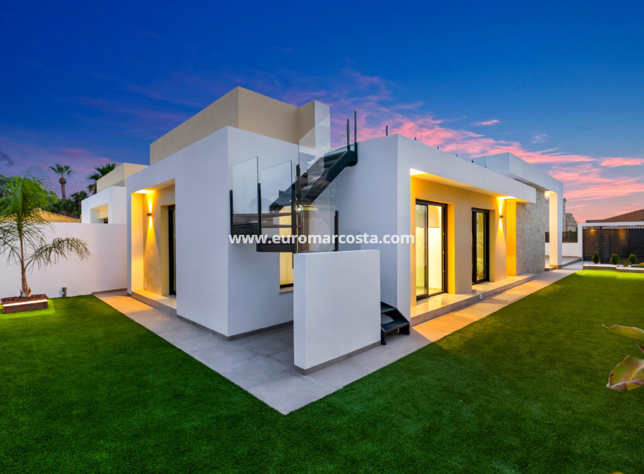Sale - Villa - Torrevieja - TORREVIEJA