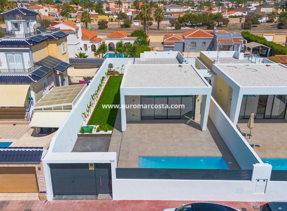 Sale - Villa - Torrevieja - TORREVIEJA
