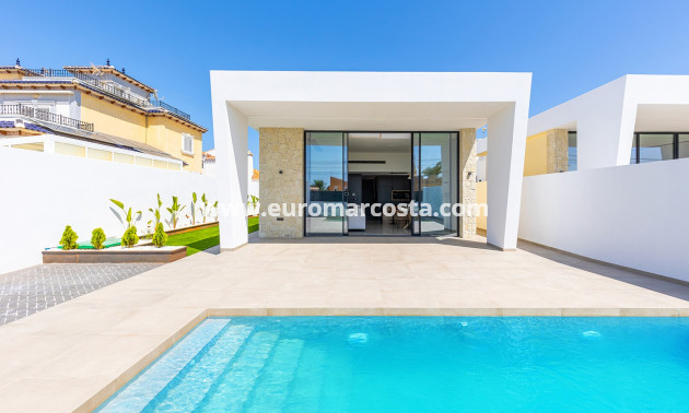 Sale - Villa - Torrevieja - TORREVIEJA