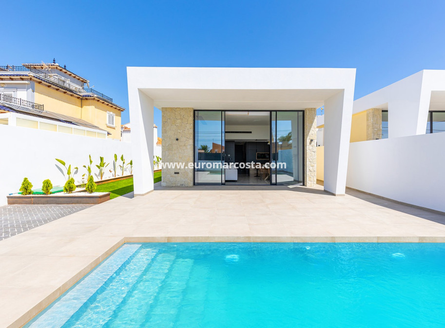 Sale - Villa - Torrevieja - TORREVIEJA