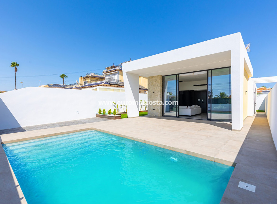 Sale - Villa - Torrevieja - TORREVIEJA