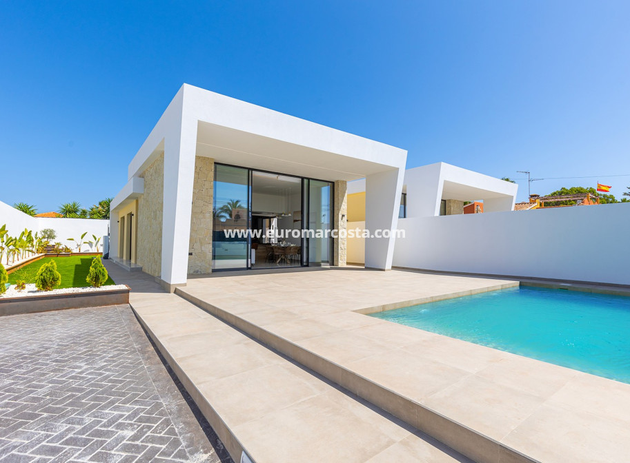 Sale - Villa - Torrevieja - TORREVIEJA
