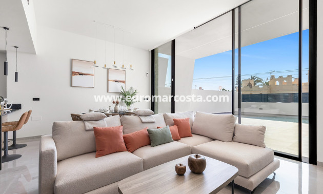 Sale - Villa - Torrevieja - TORREVIEJA