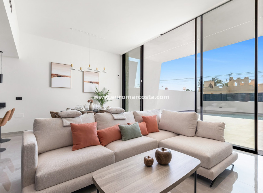 Sale - Villa - Torrevieja - TORREVIEJA