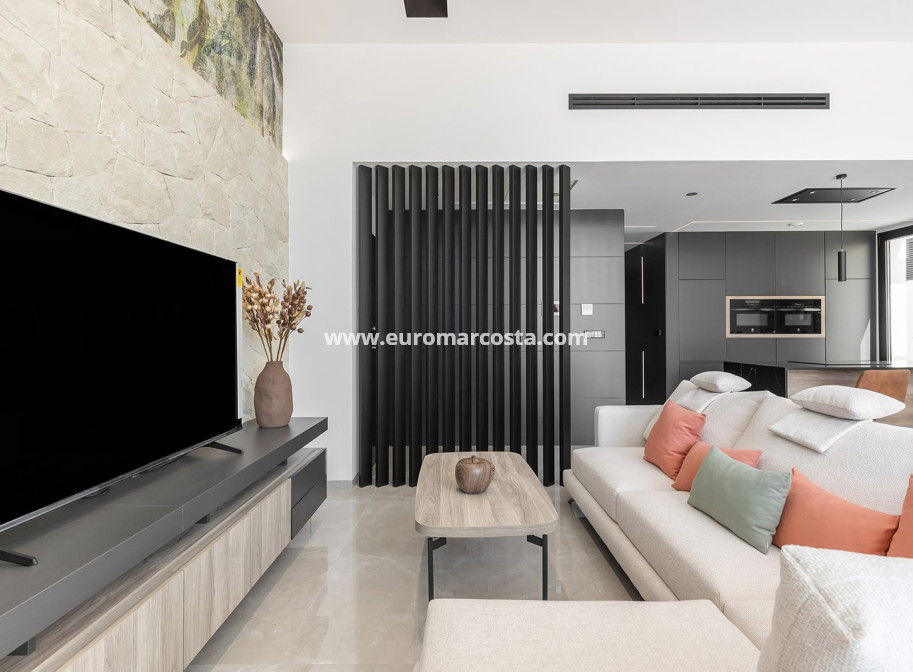 Sale - Villa - Torrevieja - TORREVIEJA