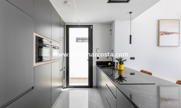 Sale - Villa - Torrevieja - TORREVIEJA