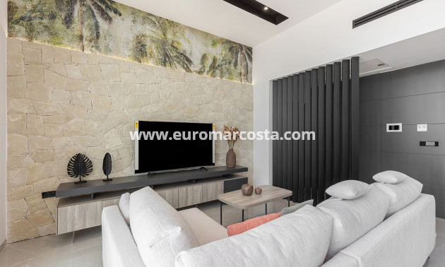 Sale - Villa - Torrevieja - TORREVIEJA