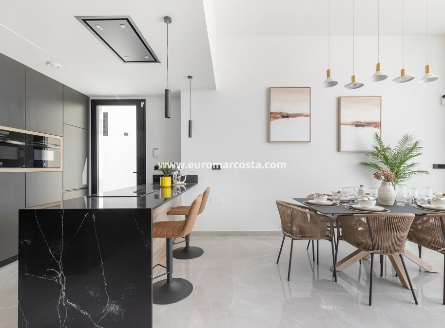Sale - Villa - Torrevieja - TORREVIEJA