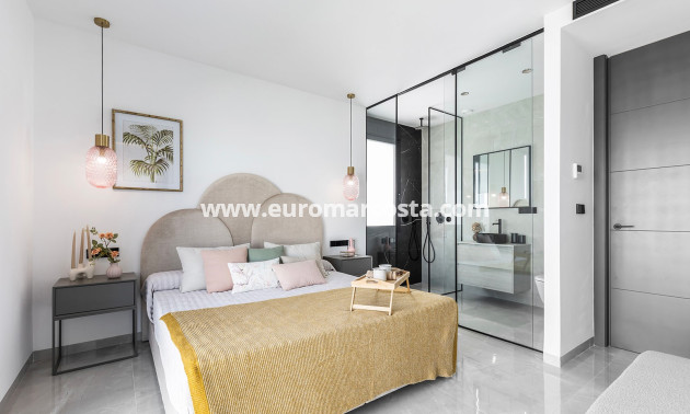Sale - Villa - Torrevieja - TORREVIEJA