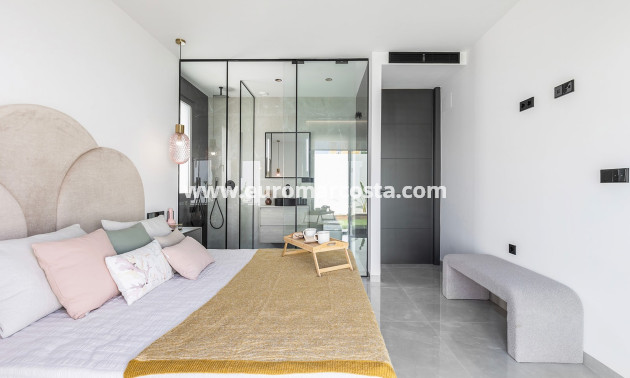 Sale - Villa - Torrevieja - TORREVIEJA