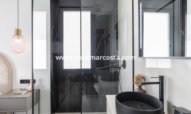 Sale - Villa - Torrevieja - TORREVIEJA