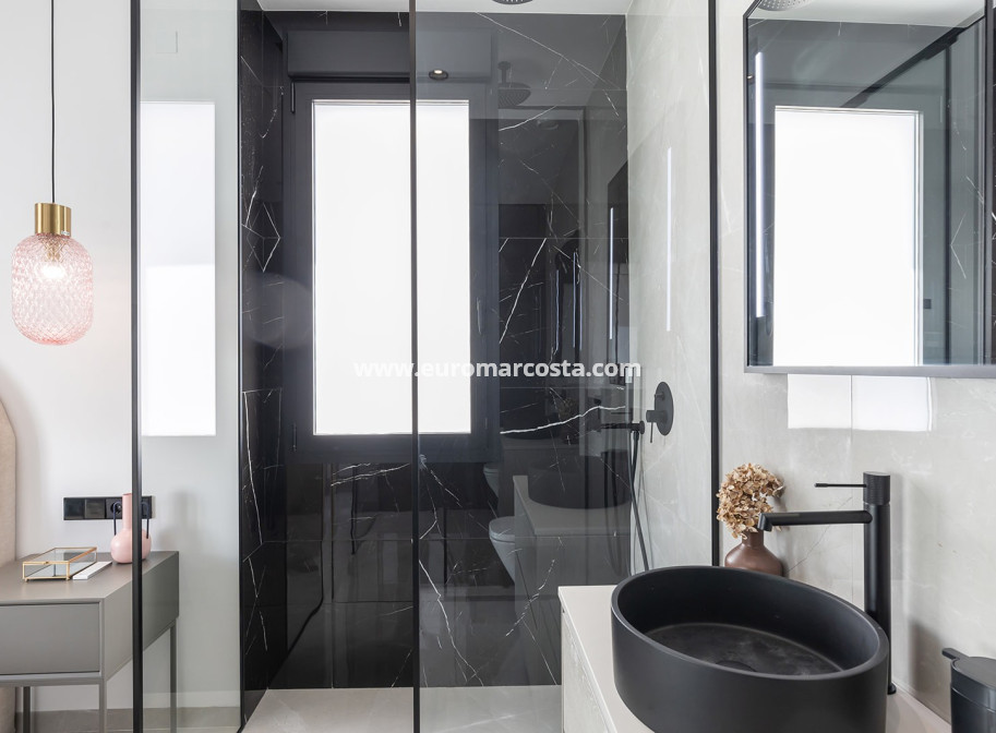 Sale - Villa - Torrevieja - TORREVIEJA