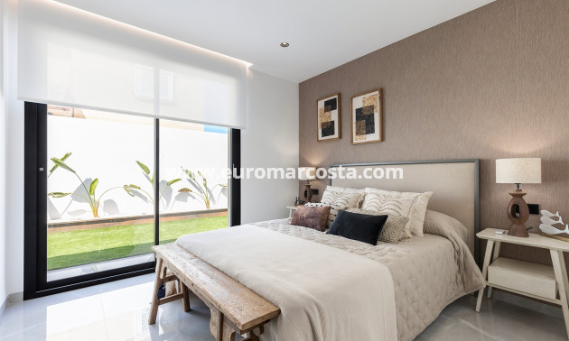 Sale - Villa - Torrevieja - TORREVIEJA