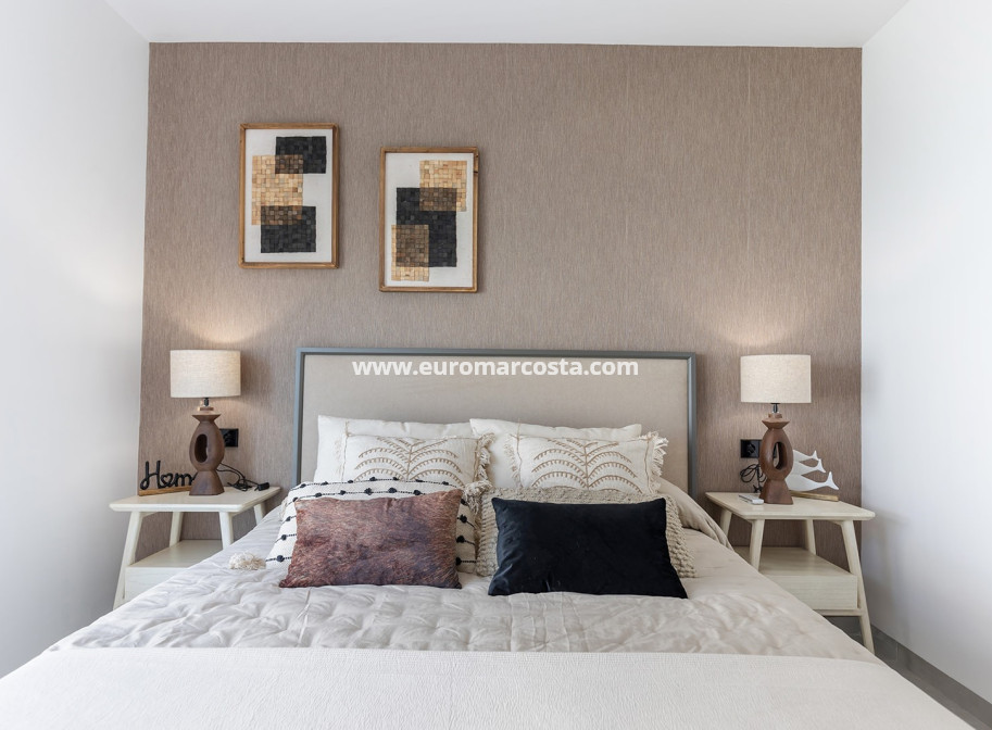 Sale - Villa - Torrevieja - TORREVIEJA