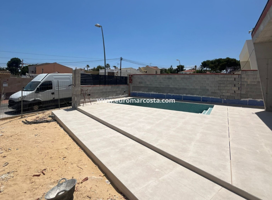 Venta - Villa - Torrevieja - TORREVIEJA