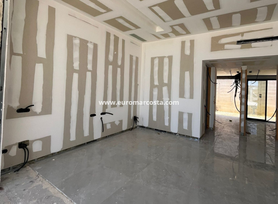Venta - Villa - Torrevieja - TORREVIEJA