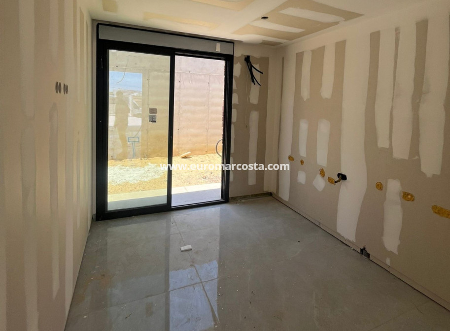 Venta - Villa - Torrevieja - TORREVIEJA