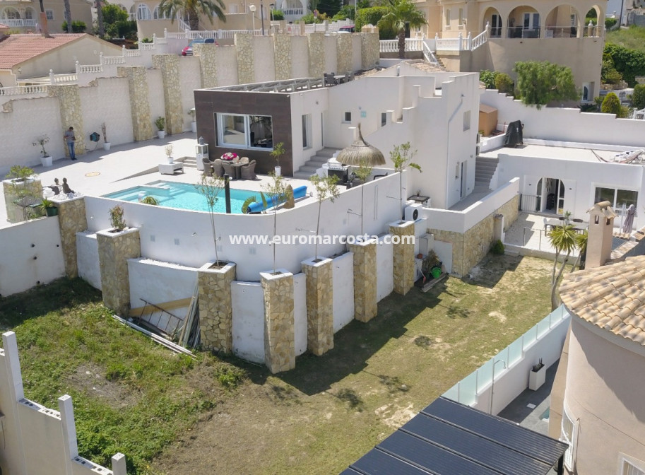 Objekte zum Wiederverkauf - - VILLA - Ciudad Quesada