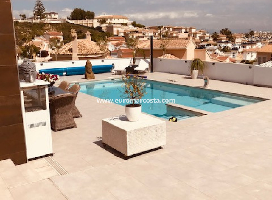 Objekte zum Wiederverkauf - - VILLA - Ciudad Quesada