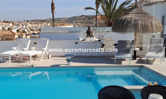 Objekte zum Wiederverkauf - - VILLA - Ciudad Quesada
