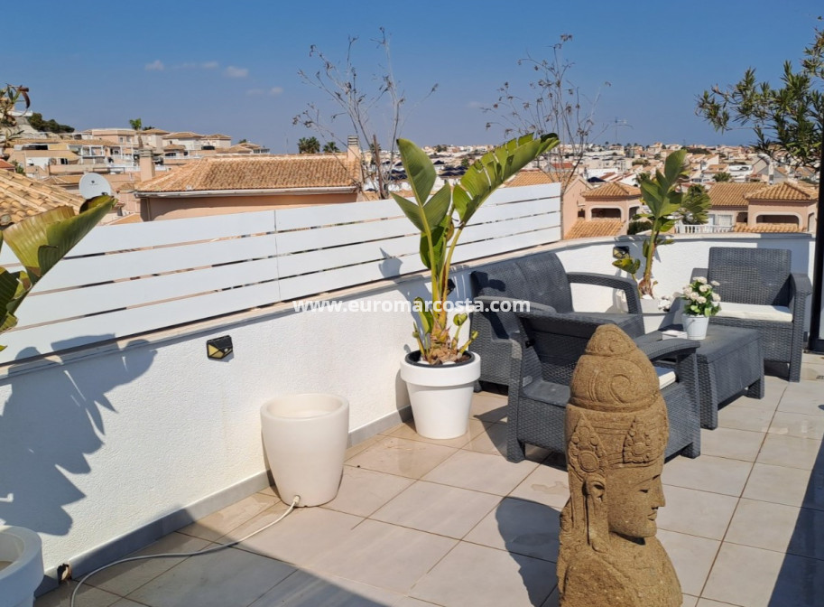 Objekte zum Wiederverkauf - - VILLA - Ciudad Quesada