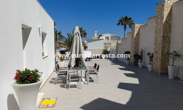 Objekte zum Wiederverkauf - - VILLA - Ciudad Quesada