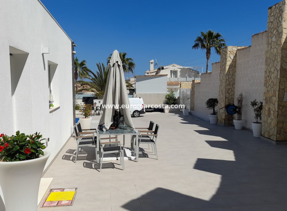 Objekte zum Wiederverkauf - - VILLA - Ciudad Quesada