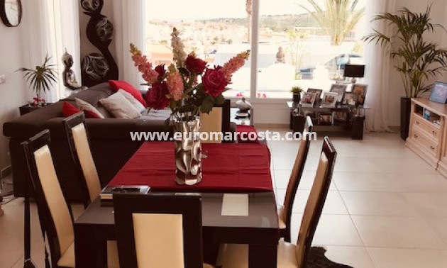 Objekte zum Wiederverkauf - - VILLA - Ciudad Quesada