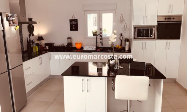 Objekte zum Wiederverkauf - - VILLA - Ciudad Quesada