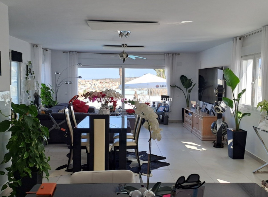 Objekte zum Wiederverkauf - - VILLA - Ciudad Quesada