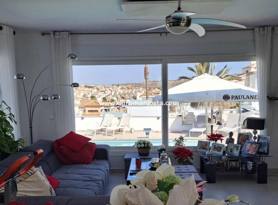 Objekte zum Wiederverkauf - - VILLA - Ciudad Quesada