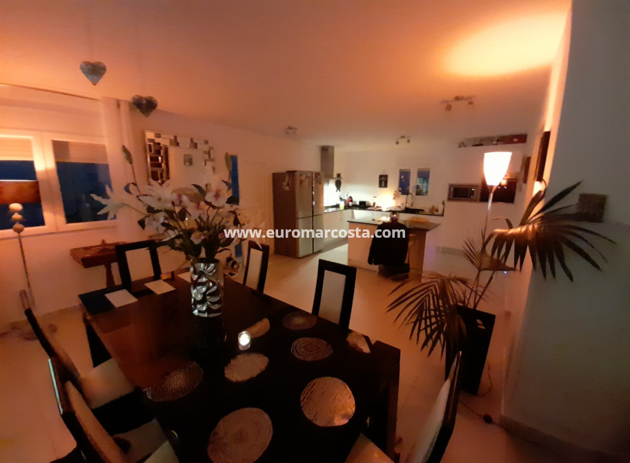 Objekte zum Wiederverkauf - - VILLA - Ciudad Quesada