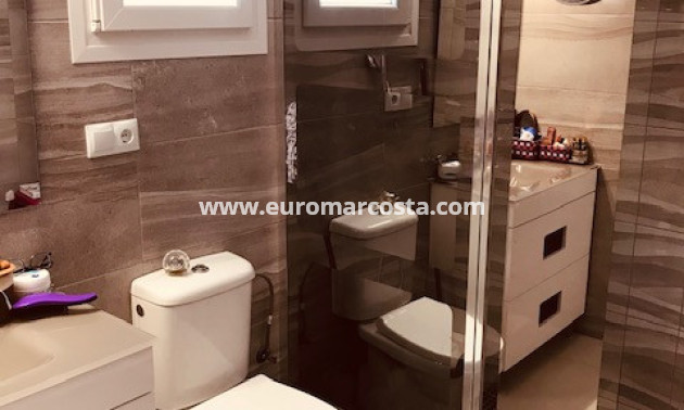 Objekte zum Wiederverkauf - - VILLA - Ciudad Quesada