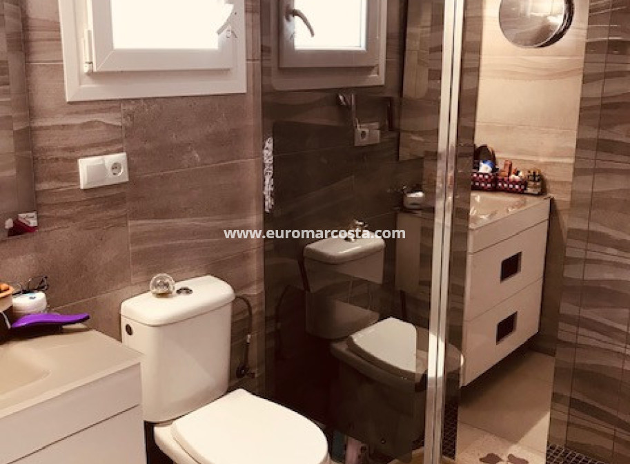 Objekte zum Wiederverkauf - - VILLA - Ciudad Quesada