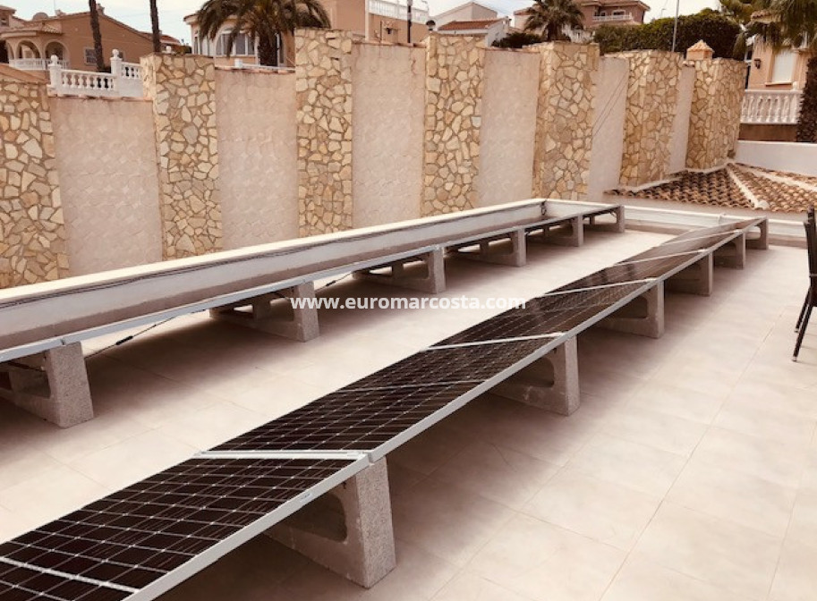 Objekte zum Wiederverkauf - - VILLA - Ciudad Quesada